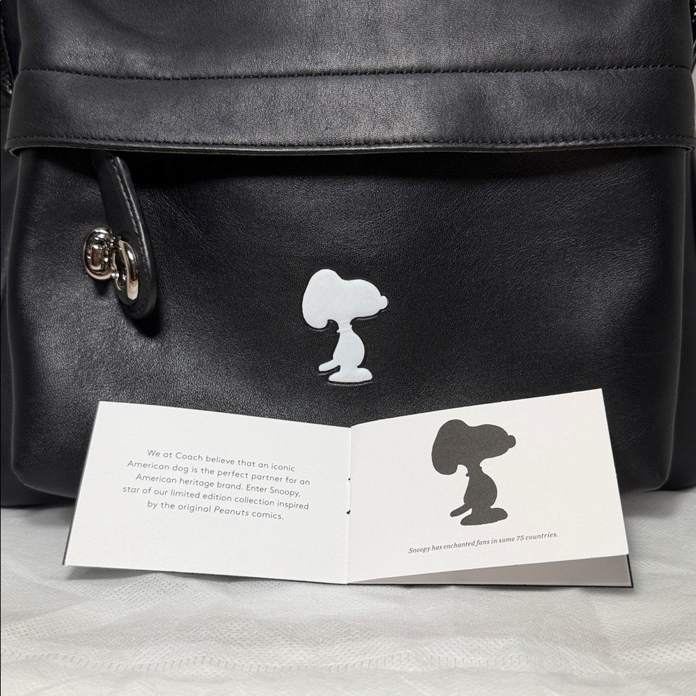 Coach Snoopy 2015 Limited Edition Black Leather Backpack Peanuts Collaboration - Picture 5 of 17